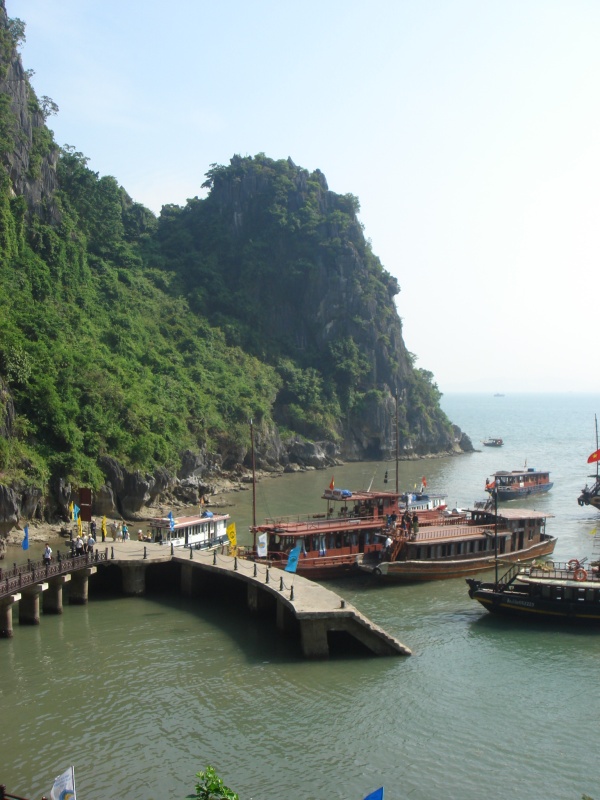 halong3.jpg halong3.jpg